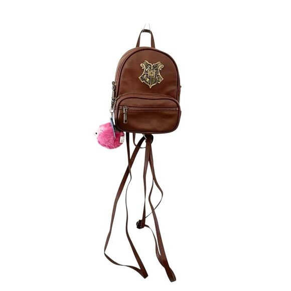 Harry Potter Hogwarts Crest Mini Backpack with Pink Pygmy Puff Keyring Brown - Picture 5 of 9